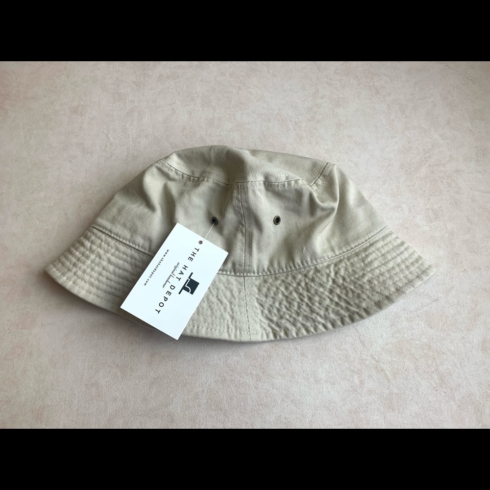 *LAST CHANCE* BRAND NEW cream bucket hat
